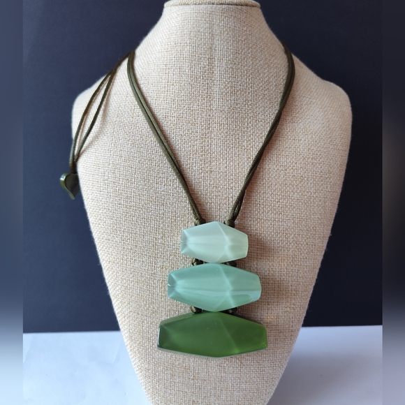 Zsiska Jewelry - ZSISKA Large Statement 3 Tone Green Resin Pendant Necklace